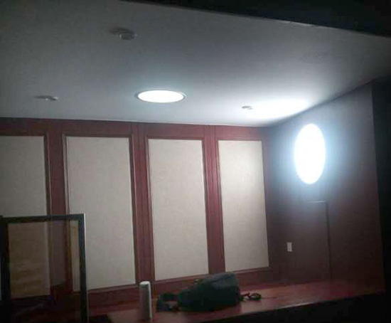 上海某装饰公司办公室应用正能量光导管照明系统